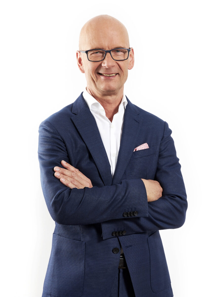 Dr. Alexander Doujak